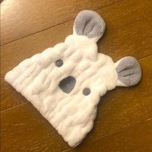 NWOT Japanese-designed kids fluffy bear hat